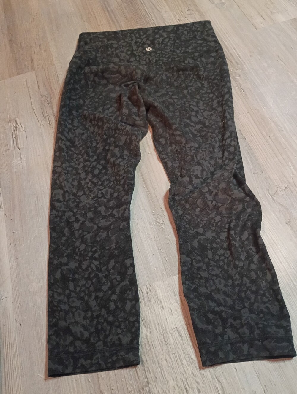 Lululemon - Picture 3 of 5